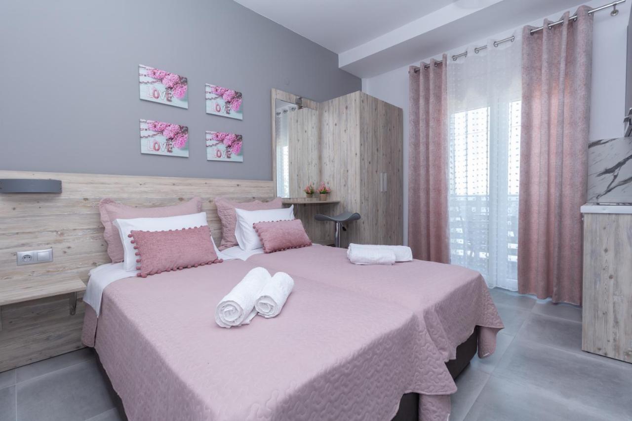 Golden Seaside 1 Apartment Nea Roda Ngoại thất bức ảnh
